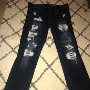 Distressed American Eagle jeans super stretch!